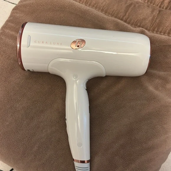 T3 Cura Luxe Hair Dryer | Like New — used one time - Picture 2 of 6